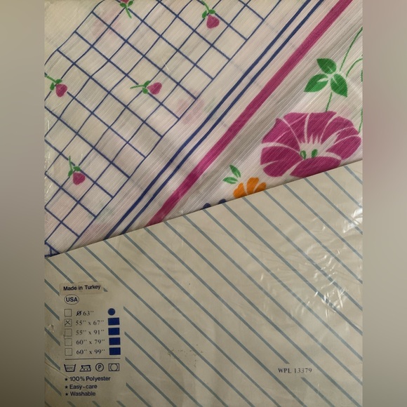 2 Spring/Summer tablecloths - Picture 2 of 2